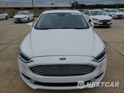 Piąte zdjęcie samochodu w środku: 2018 FORD FUSION SE HYBRID VIN:3FA6P0LU1JR281883 - miniatura