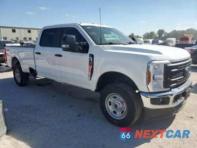 Czwarte zdjęcie samochodu z boku: 2024 FORD F350 SUPER DUTY SUPER DUTY VIN:1FT8W3BA4RED92957 - miniatura