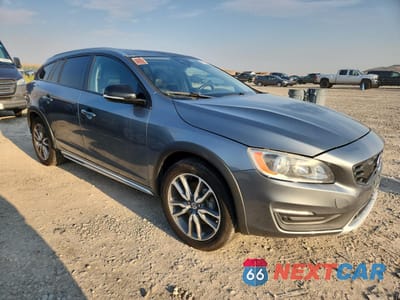 Czwarte zdjęcie samochodu z boku: 2018 VOLVO V60 CROSS COUNTRY PREMIER VIN:YV440MWK4J2058441 - miniatura