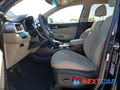 Zdjęcie 7 z 13 samochodu: 2020 KIA SORENTO L VIN:5XYPG4A36LG708410 - miniatura