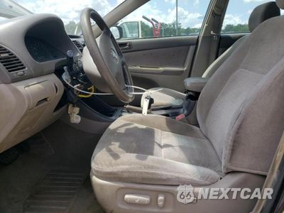 Zdjęcie 7 z 13 samochodu: 2004 TOYOTA CAMRY LE VIN:4T1BE32K14U790817 - miniatura