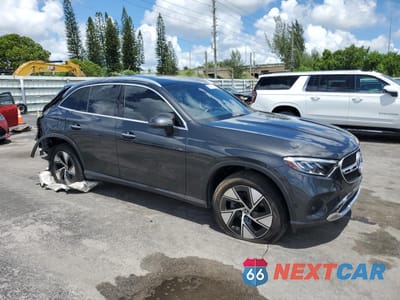 Czwarte zdjęcie samochodu z boku: 2024 MERCEDES-BENZ GLC 300 4MATIC VIN:W1NKM4HB7RU042335 - miniatura