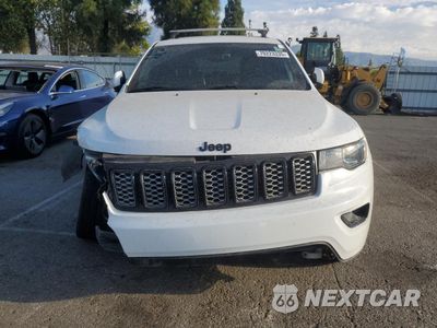 Piąte zdjęcie samochodu w środku: 2018 JEEP GRAND CHEROKEE LAREDO VIN:1C4RJEAG7JC181689 - miniatura
