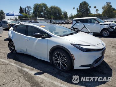 Czwarte zdjęcie samochodu z boku: 2024 TOYOTA PRIUS LE VIN:JTDACAAU7R3043703 - miniatura