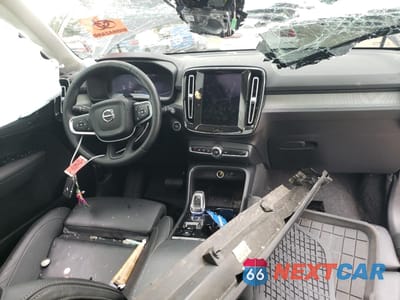 Zdjęcie 8 z 13 samochodu: 2025 VOLVO XC40 PLUS VIN:YV4L12UE0S2485658 - miniatura