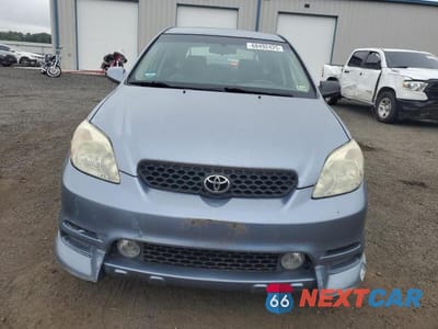 Piąte zdjęcie samochodu w środku: 2003 TOYOTA COROLLA MATRIX XR VIN:2T1KR32E63C089074 - miniatura