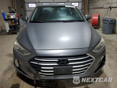 Piąte zdjęcie samochodu w środku: 2017 HYUNDAI ELANTRA SE VIN:KMHD74LF2HU110326 - miniatura