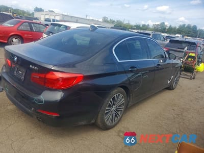 Trzecie zdjęcie samochodu z tyłu: 2019 BMW 530 XI VIN:WBAJA7C55KWC77826 - miniatura