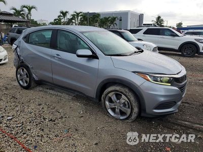 Czwarte zdjęcie samochodu z boku: 2022 HONDA HR-V LX VIN:3CZRU5H32NM703444 - miniatura