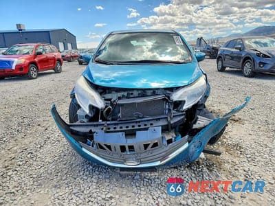 Piąte zdjęcie samochodu w środku: 2015 NISSAN VERSA NOTE SV VIN:3N1CE2CP1FL385098 - miniatura