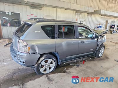 Trzecie zdjęcie samochodu z tyłu: 2011 JEEP COMPASS SPORT VIN:1J4NF1FB7BD193997 - miniatura