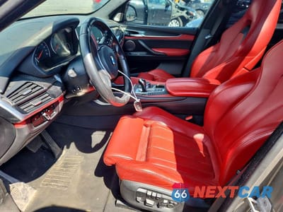 Zdjęcie 7 z 13 samochodu: 2017 BMW X5 M VIN:5YMKT6C58H0R79599 - miniatura