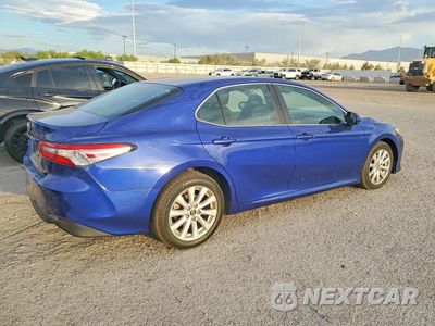 Trzecie zdjęcie samochodu z tyłu: 2018 TOYOTA CAMRY VIN:4T1B11HK3JU556147 - miniatura
