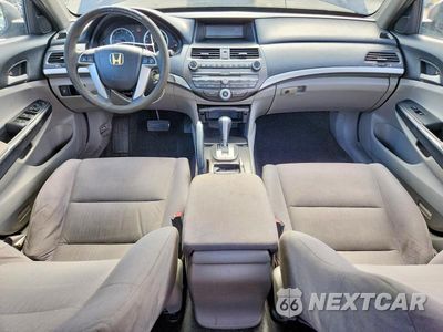Zdjęcie 8 z 12 samochodu: 2011 HONDA ACCORD LXP VIN:1HGCP2F47BA104658 - miniatura