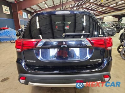 Zdjęcie 6 z 13 samochodu: 2016 MITSUBISHI OUTLANDER SE VIN:JA4AZ3A35GZ007062 - miniatura