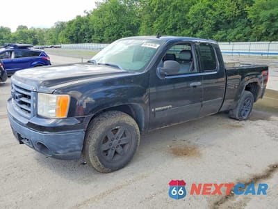 2008 GMC SIERRA K1500 2GTEK19J881100672 - główne zdjęcie licytacji z USA - miniatura