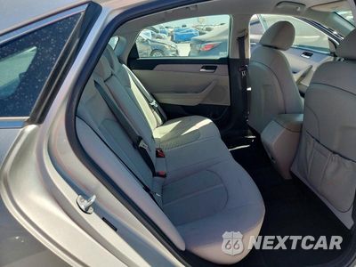 Zdjęcie 10 z 12 samochodu: 2019 HYUNDAI SONATA SE VIN:5NPE24AF0KH769520 - miniatura