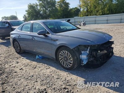 Czwarte zdjęcie samochodu z boku: 2025 HYUNDAI SONATA HYBRID LIMITED VIN:KMHL54JJ8SA123485 - miniatura