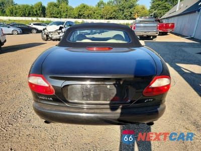 Zdjęcie 6 z 13 samochodu: 2000 JAGUAR XK8 VIN:SAJJA42C9YNA09427 - miniatura