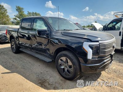 Czwarte zdjęcie samochodu z boku: 2025 FORD F150 LIGHTNING LARIAT VIN:1FT6W5L77SWG11027 - miniatura