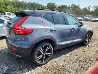 Trzecie zdjęcie samochodu z tyłu: 2020 VOLVO XC40 T5 R-DESIGN VIN:YV4162UM2L2288914 - miniatura