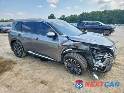 Czwarte zdjęcie samochodu z boku: 2025 NISSAN ROGUE PLATINUM VIN:JN8BT3DC7SW100526 - miniatura