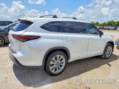 Trzecie zdjęcie samochodu z tyłu: 2026 TOYOTA HIGHLANDER HYBRID LIMITED VIN:5TDXBRCH9TS703323 - miniatura