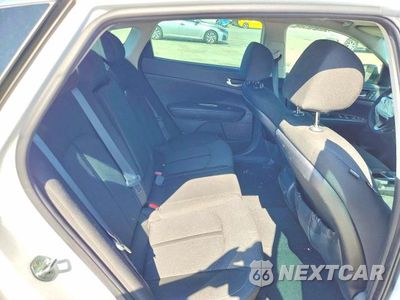 Zdjęcie 10 z 12 samochodu: 2017 KIA OPTIMA LX VIN:5XXGT4L38HG135353 - miniatura