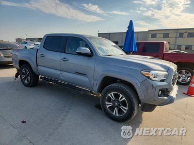 Czwarte zdjęcie samochodu z boku: 2019 TOYOTA TACOMA TRD SPORT VIN:3TMCZ5AN8KM282981 - miniatura