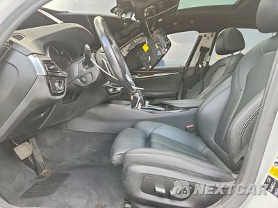 Zdjęcie 7 z 13 samochodu: 2019 BMW 530 XI VIN:WBAJA7C59KG912618 - miniatura
