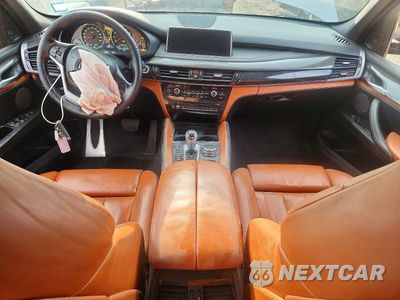 Zdjęcie 8 z 13 samochodu: 2016 BMW X5 M VIN:5YMKT6C57G0R77843 - miniatura