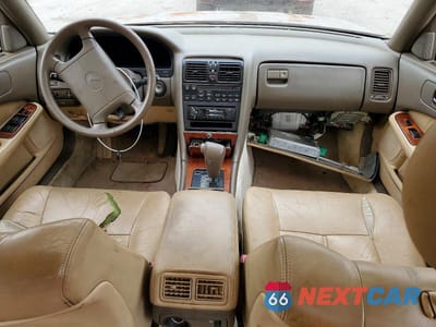Zdjęcie 8 z 13 samochodu: 1992 LEXUS LS 400 VIN:JT8UF11E4N0113911 - miniatura