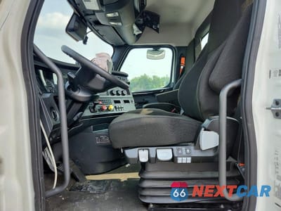 Zdjęcie 7 z 13 samochodu: 2025 FREIGHTLINER CASCADIA 116 SEMI TRUCK VIN:3AKJHTDV1SDVL0260 - miniatura