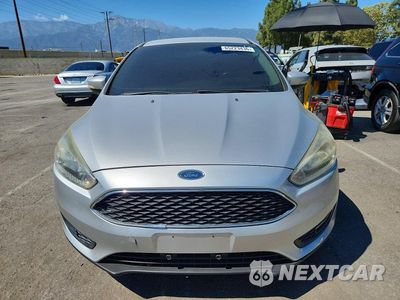 Piąte zdjęcie samochodu w środku: 2016 FORD FOCUS SE VIN:1FADP3F27GL262989 - miniatura