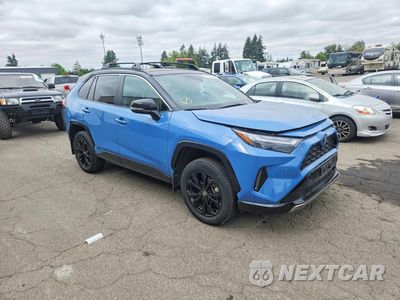 Czwarte zdjęcie samochodu z boku: 2024 TOYOTA RAV4 XSE VIN:2T3E6RFV3RW077739 - miniatura