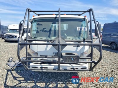 Piąte zdjęcie samochodu w środku: 2014 ISUZU NPR VIN:54DB4W1B8ES805560 - miniatura