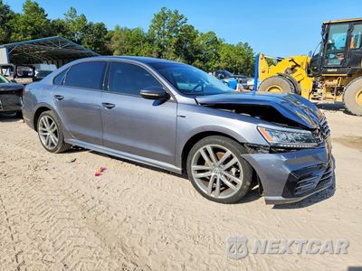 Czwarte zdjęcie samochodu z boku: 2018 VOLKSWAGEN PASSAT S VIN:1VWAA7A30JC037176 - miniatura