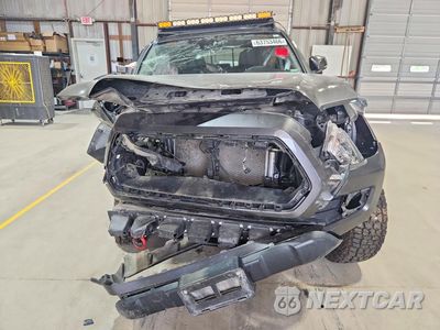 Piąte zdjęcie samochodu w środku: 2023 TOYOTA TACOMA TRAIL SPECIAL EDITION VIN:3TMCZ5AN6PM614925 - miniatura