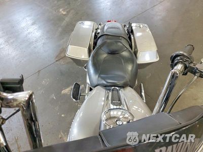 Piąte zdjęcie samochodu w środku: 2009 HARLEY-DAVIDSON FLHX VIN:1HD1KB4189Y679025 - miniatura