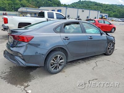 Trzecie zdjęcie samochodu z tyłu: 2022 KIA FORTE LXS VIN:3KPF24AD0NE500297 - miniatura