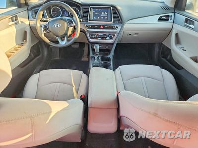 Zdjęcie 8 z 12 samochodu: 2018 HYUNDAI SONATA SE VIN:5NPE24AF4JH598981 - miniatura