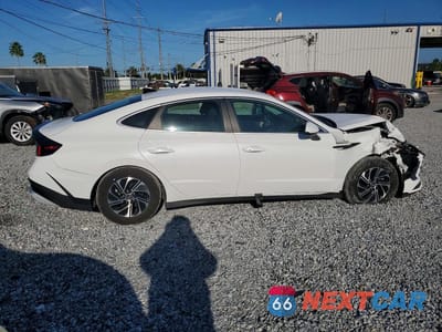 Trzecie zdjęcie samochodu z tyłu: 2026 HYUNDAI SONATA HYBRID BLUE VIN:KMHL24JJ5TA156549 - miniatura