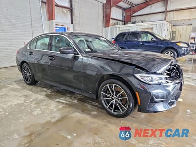 Czwarte zdjęcie samochodu z boku: 2019 BMW 330XI VIN:3MW5R7J59K8B02112 - miniatura
