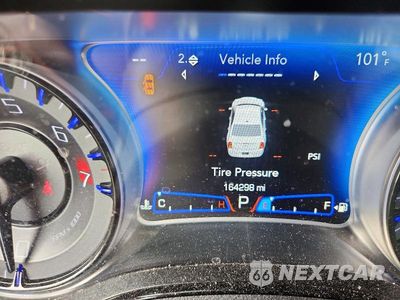Zdjęcie 9 z 12 samochodu: 2019 CHRYSLER 300 S VIN:2C3CCABG4KH697891 - miniatura