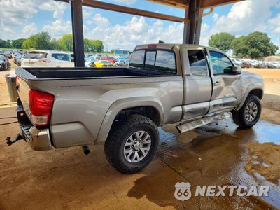 Trzecie zdjęcie samochodu z tyłu: 2017 TOYOTA TACOMA SR5 V6 VIN:5TFRZ5CN7HX023053 - miniatura