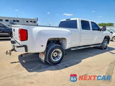 Trzecie zdjęcie samochodu z tyłu: 2011 CHEVROLET SILVERADO K3500 LTZ VIN:1GC4K1C80BF156591 - miniatura