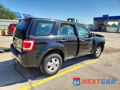 Trzecie zdjęcie samochodu z tyłu: 2011 FORD ESCAPE XLS VIN:1FMCU0C76BKB33374 - miniatura