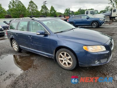 Czwarte zdjęcie samochodu z boku: 2010 VOLVO V70 3.2 VIN:YV1982BW9A1134038 - miniatura