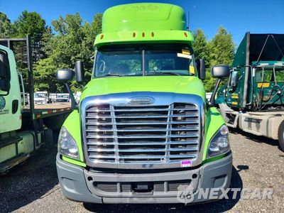 Piąte zdjęcie samochodu w środku: 2018 FREIGHTLINER CASCADIA 125 VIN:3AKJGEDR1JDKC8706 - miniatura