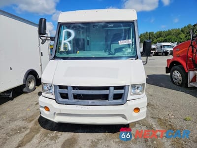 Piąte zdjęcie samochodu w środku: 2016 ISUZU REACH DELIVERY TRUCK VIN:JALB4T175G7W00006 - miniatura